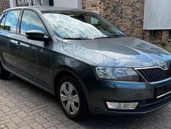 Grau Gebraucht 2015 Skoda Rapid Ambition Limousine | 7.599 € (Fairer Preis)