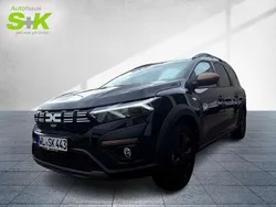 Perlmuttschwarz metallic (schwarz) Gebraucht 2025 Dacia Jogger Extreme Kombi | 26.980 € (Fairer Preis)