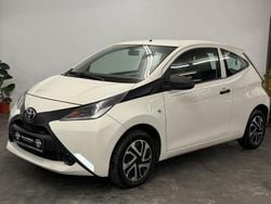Weiß Gebraucht 2017 Toyota Aygo Kleinwagen | 2.999 € (Guter Preis)