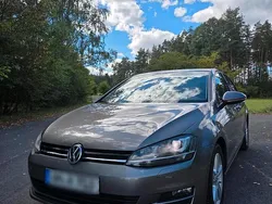 Grau Gebraucht 2013 VW Golf VII Highline Limousine | 9.000 € (Etwas zu teuer)