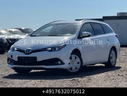 Weiß Gebraucht 2017 Toyota Auris Touring Sports Comfort Kombi | 10.710 € (Guter Preis)