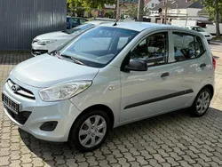 Grau Gebraucht 2013 Hyundai i10 Kleinwagen | 3.000 € (Fairer Preis)