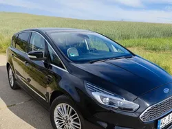 Schwarz Gebraucht 2018 Ford S-MAX Vignale Van / Kleinbus | 20.000 € (Fairer Preis)
