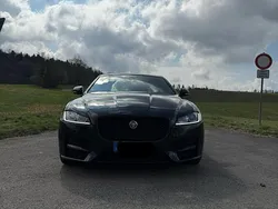 Schwarz Gebraucht 2025 Jaguar XF Limousine | 18.500 €