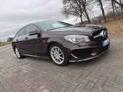 Braun Gebraucht 2016 Mercedes CLA250 Shooting Brake Kombi | 19.200 €