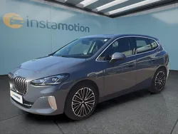 Grau Gebraucht 2024 BMW 218 Active Tourer Van / Kleinbus | 30.699 € (Fairer Preis)