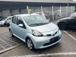 Silber Gebraucht 2006 Toyota Aygo City Kleinwagen | 1.299 € (Fairer Preis)