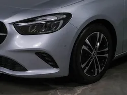 Hightechsilber (metallic) Gebraucht 2024 Mercedes B200 Van / Kleinbus | 32.359 € (Etwas zu teuer)