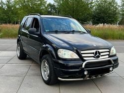 Schwarz Gebraucht 1999 Mercedes ML230 SUV | 4.890 €