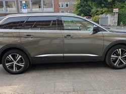Grau Gebraucht 2018 Peugeot 5008 Allure GT-Line Van / Kleinbus | 24.900 € (Fairer Preis)