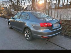 Grau Gebraucht 2011 VW Jetta Trendline Limousine | 3.800 € (Guter Preis)