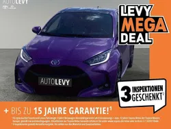 Platinum white pearl mc/ black Gebraucht 2021 Toyota Yaris Style Kleinwagen | 17.990 € (Etwas zu teuer)
