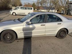 Grau Gebraucht 2002 Mercedes C180 Limousine | 3.500 € (Fairer Preis)