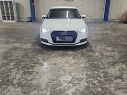 Weiß Gebraucht 2019 Audi A3 Sportback Ambiente Limousine | 17.400 € (Guter Preis)