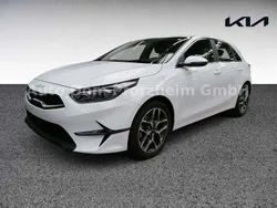 Casa white (wd) Gebraucht 2024 Kia Ceed Spirit Limousine | 22.490 € (Superpreis)