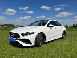 Weiß Gebraucht 2023 Mercedes A180 AMG Line Premium Limousine | 30.700 € (Guter Preis)