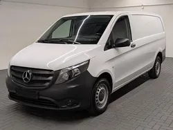 Weiß (arktikweiss) Gebraucht 2020 Mercedes Vito Van / Kleinbus | 26.480 € (Superpreis)