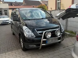 Schwarz Gebraucht 2010 Hyundai H-1 Van / Kleinbus | 12.000 €