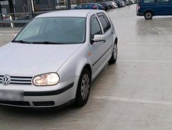 Silber Gebraucht 1998 VW Golf Limousine | 2.450 € (Etwas zu teuer)