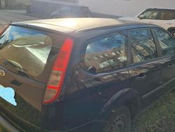 Blau Gebraucht 2006 Ford Focus Kombi | 3.500 € (Teuer)