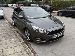Grau Gebraucht 2015 Ford Focus Titanium Kleinwagen | 11.090 € (Fairer Preis)
