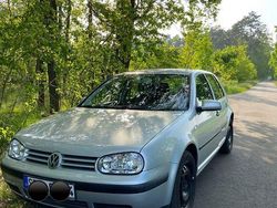 Silber Gebraucht 2001 VW Golf IV Edition Limousine | 2.600 € (Etwas zu teuer)