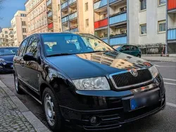 Schwarz Gebraucht 2003 Skoda Fabia Kleinwagen | 2.150 €