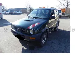 Grün Gebraucht 1996 Nissan Terrano SUV | 2.800 €