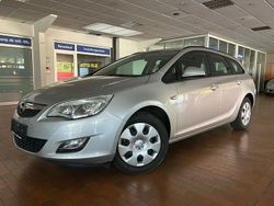Silber Gebraucht 2011 Opel Astra Selection Kombi | 7.450 € (Teuer)