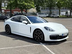 Weiß Gebraucht 2019 Porsche Panamera 4S Chrono Limousine | 61.890 € (Etwas zu teuer)