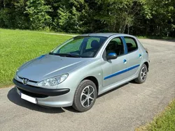 Grau Gebraucht 2004 Peugeot 206 Kleinwagen | 3.500 €