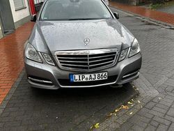 Grau Gebraucht 2011 Mercedes E250 Limousine | 6.500 € (Guter Preis)