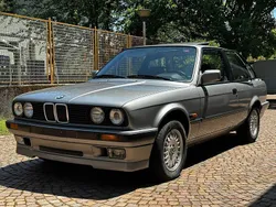 Silber Gebraucht 1988 BMW 318 Shadowline Limousine | 18.950 €