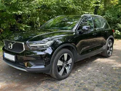 Schwarz Gebraucht 2018 Volvo XC40 Momentum SUV | 18.200 € (Teuer)