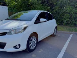 Weiß Gebraucht 2014 Toyota Yaris Trend Kleinwagen | 7.400 € (Guter Preis)