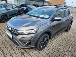 Grau Gebraucht 2024 Dacia Sandero Expression Kleinwagen | 20.490 € (Fairer Preis)