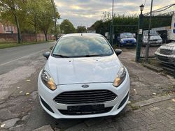 Weiß Gebraucht 2015 Ford Fiesta Ambiente Kleinwagen | 2.999 € (Fairer Preis)