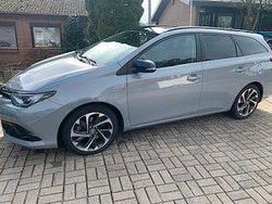 Grau Gebraucht 2018 Toyota Auris Touring Sports Kombi | 12.950 € (Guter Preis)