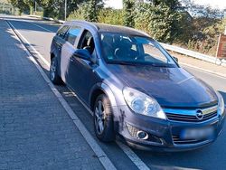 Grau Gebraucht 2009 Opel Astra Kombi | 2.900 € (Fairer Preis)