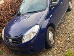 Blau Gebraucht 2009 Dacia Sandero Kleinwagen | 860 € (Superpreis)