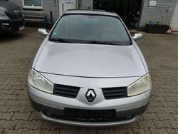 Platingrau Gebraucht 2005 Renault Mégane Cabriolet Dynamique Cabrio | 790 € (Superpreis)
