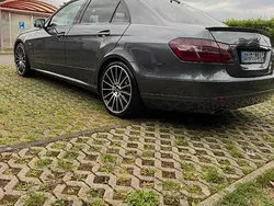 Grau Gebraucht 2009 Mercedes E250 Elegance Limousine | 10.700 € (Fairer Preis)