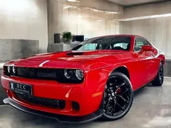 Rot Gebraucht 2023 Dodge Challenger SXT Coupé | 36.990 € (Etwas zu teuer)
