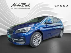 Blau (mediteranblau metallic) Gebraucht 2018 BMW 218 Gran Tourer Luxury Line Van / Kleinbus | 19.980 € (Fairer Preis)