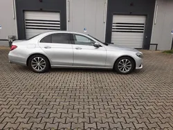 Silber Gebraucht 2016 Mercedes E220 Avantgarde Limousine | 19.850 € (Fairer Preis)