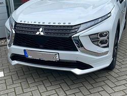 Weiß Gebraucht 2022 Mitsubishi Eclipse Cross Select SUV | 26.500 € (Teuer)