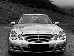 Grau Gebraucht 2007 Mercedes E320 Avantgarde Kombi | 7.500 €