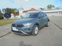 Blau Gebraucht 2023 VW T-Roc Life SUV | 24.400 € (Guter Preis)