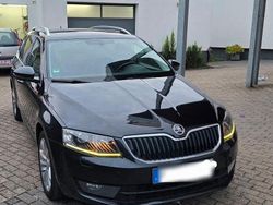 Schwarz Gebraucht 2017 Skoda Octavia Kombi | 7.100 € (Superpreis)