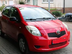 Rot Gebraucht 2007 Toyota Yaris Kleinwagen | 3.500 € (Etwas zu teuer)